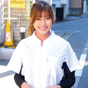 [UNCENSORED-LEAK] JUR-384 "Eh, is it okay to jerk off!?" I can cum in just 5 seconds on foot. My neighbor's wife renovated her house into a beauty salon and milked me for days. Hikari Misaki